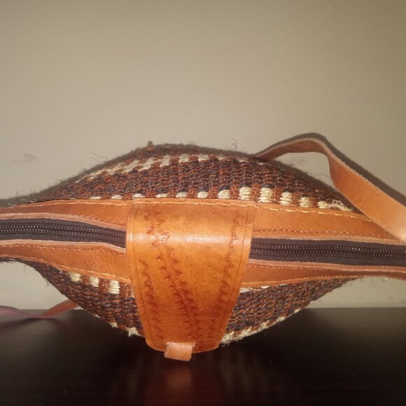 Medium/small Kiondo Kikuyu Kenya Bag - Picture 2 of 3